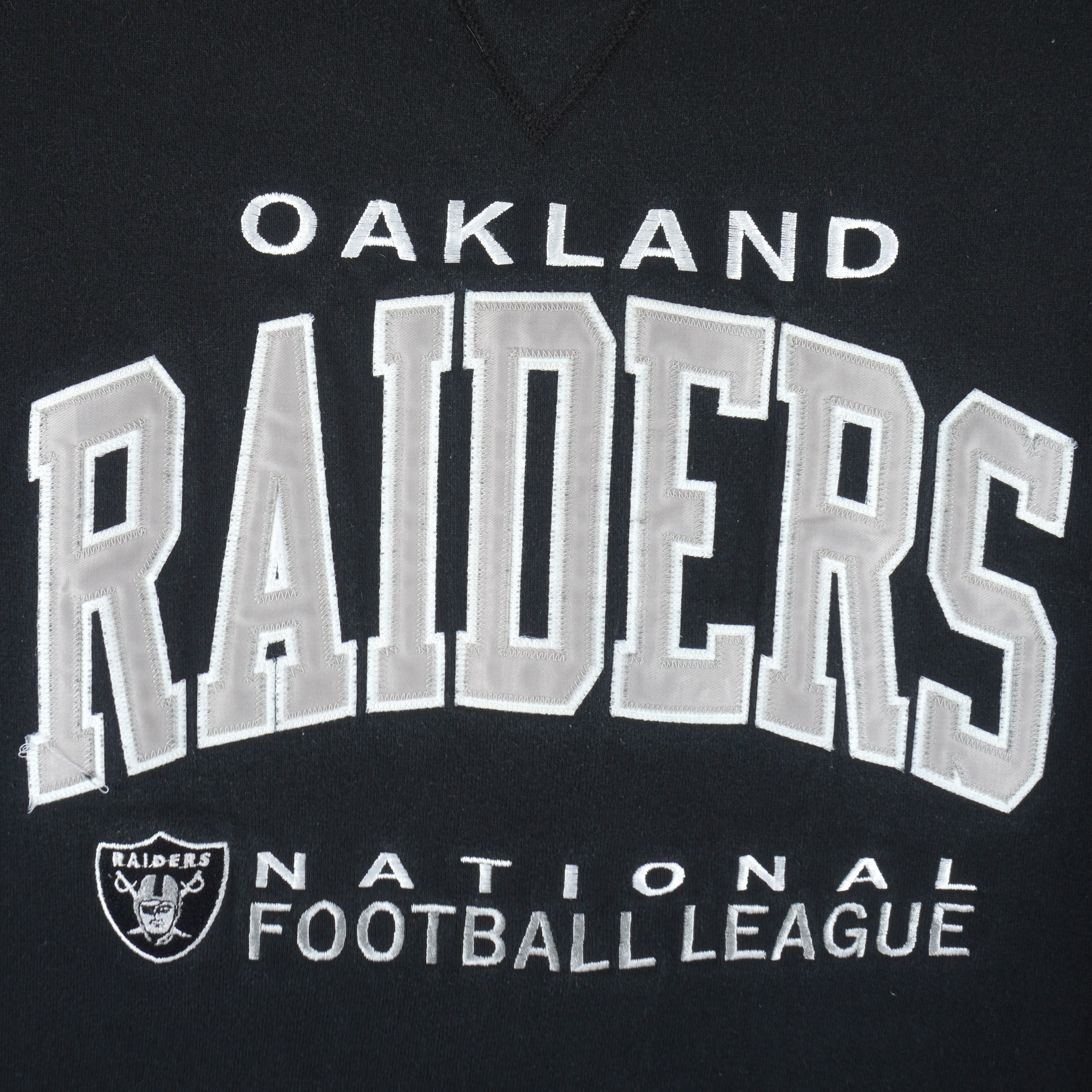 NFL (Russell Athletic) - Oakland Raiders Big Logo Crew Neck Sweatshirt 1990s X-Large Vintage Retro Football