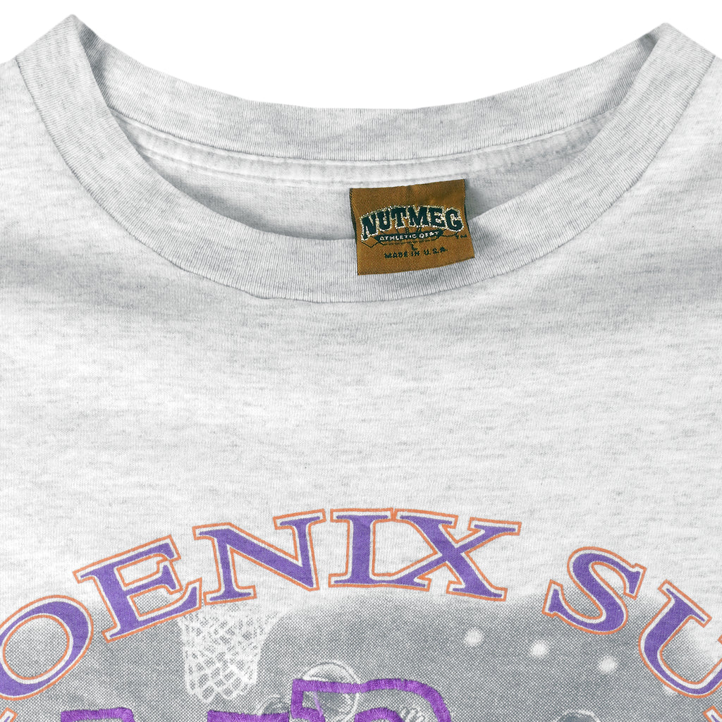 NBA (Nutmeg) - Phoenix Suns Embroidered T-Shirt 1990s Large Vintage Retro Basketball