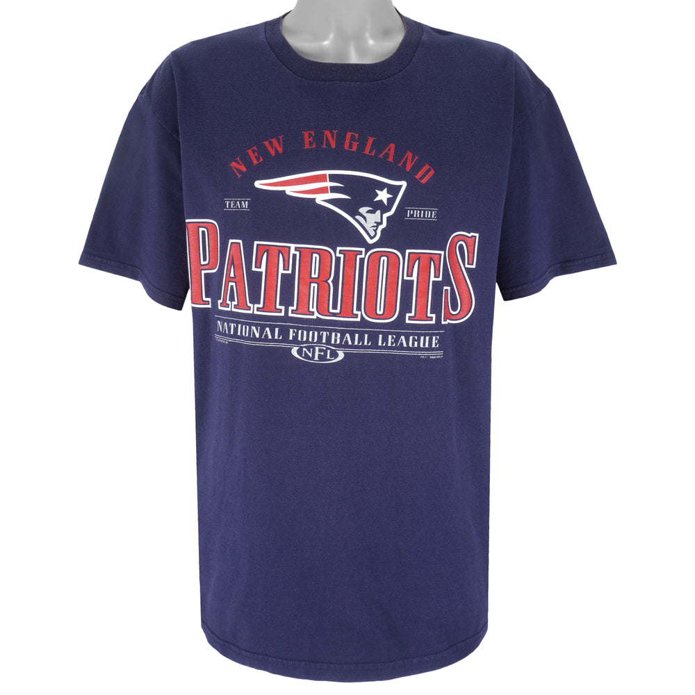 NFL (CSA) - New England Patriots Spell-Out T-Shirt 2000 X-Large Vintage Football