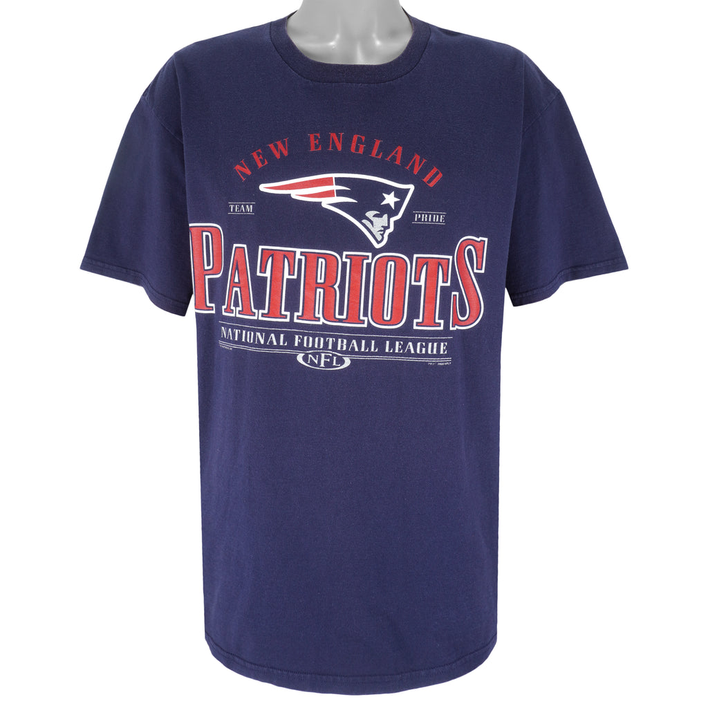 NFL (CSA) - New England Patriots Spell-Out T-Shirt 2000 X-Large Vintage Football