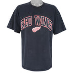 NHL (Gildan) - Detroit Red Wings Spell-Out T-Shirt 1990s X-Large Vintage Hockey