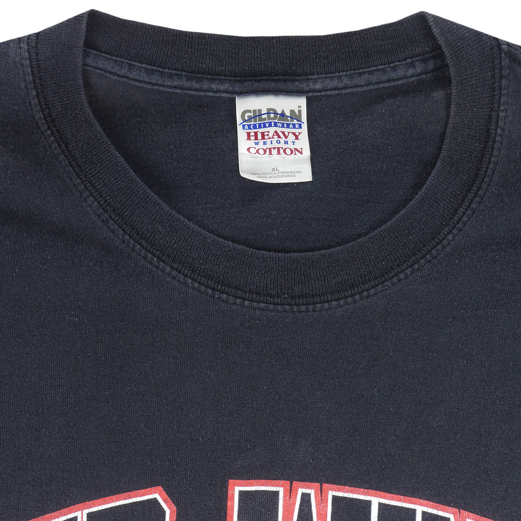 NHL (Gildan) - Detroit Red Wings Spell-Out T-Shirt 1990s X-Large Vintage Hockey
