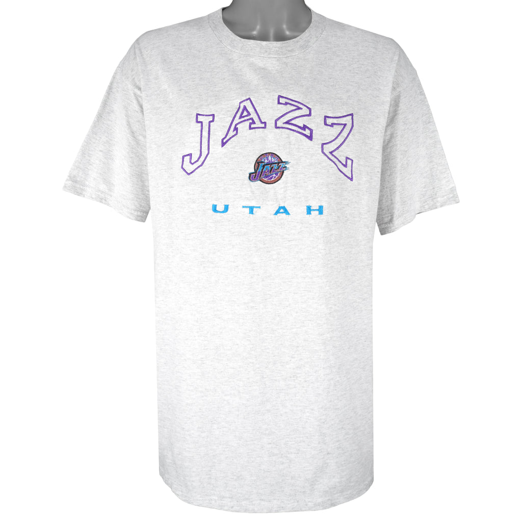 NBA (CSA) - Utah Jazz Embroidered Spell-Out T-Shirt 1990s X-Large Vintage Retro Basketball