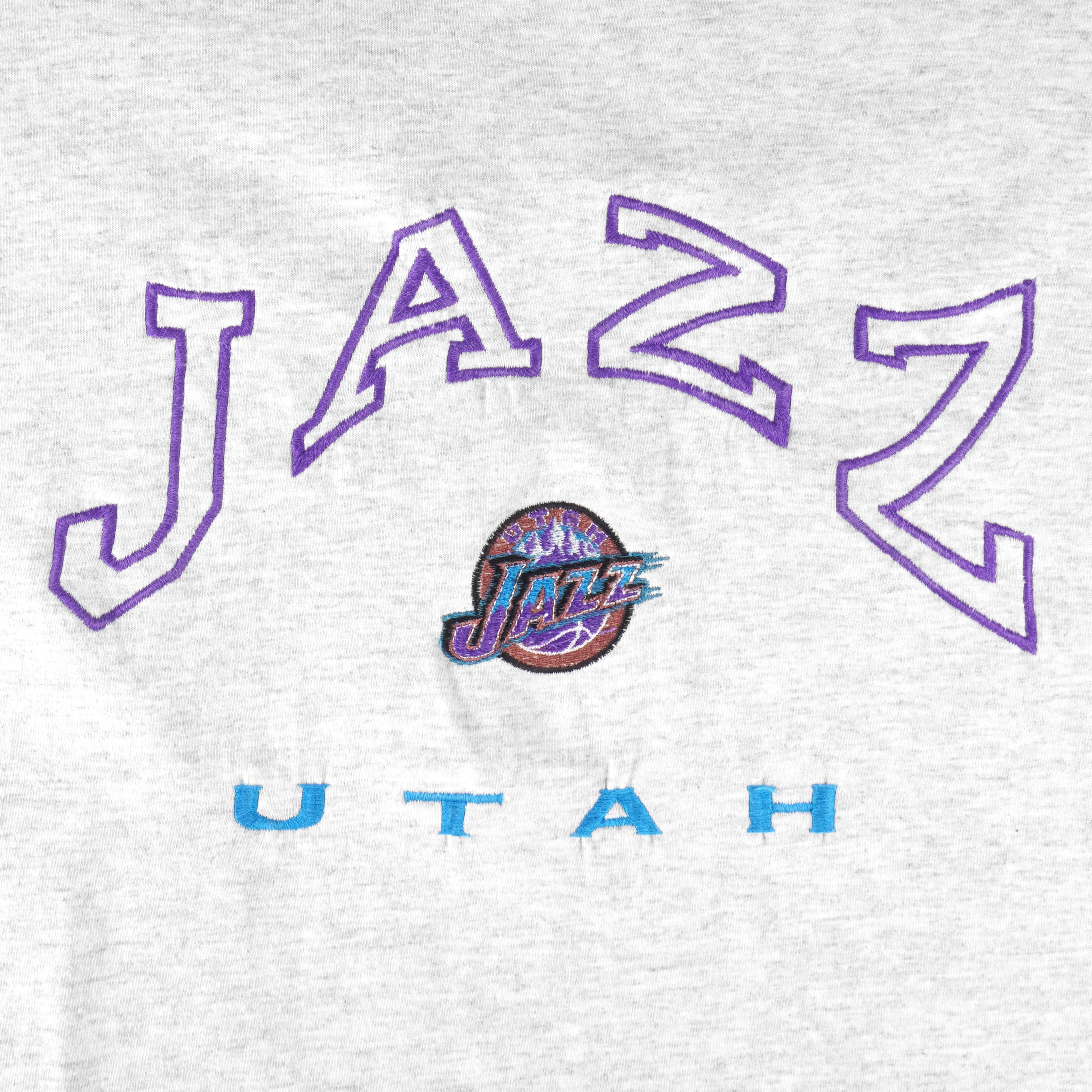 NBA (CSA) - Utah Jazz Embroidered Spell-Out T-Shirt 1990s X-Large Vintage Retro Basketball