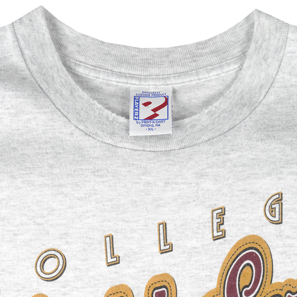 NCAA (Playerz) - College World Series Champs Rosenblatt Stadium T-Shirt 1996 X-Large Vintage Retro Football College 