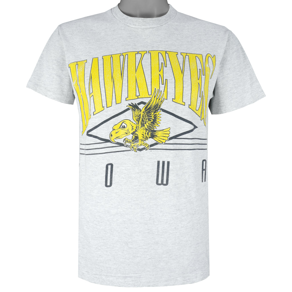 NCAA (Hanes)  - Iowa Hawkeyes Spell-Out T-Shirt 1990s Medium Vintage College