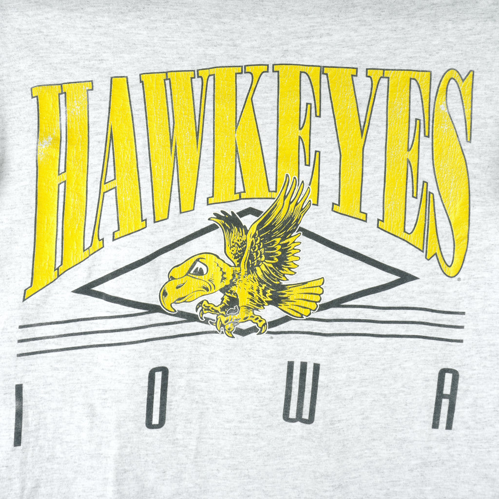 NCAA (Hanes)  - Iowa Hawkeyes Spell-Out T-Shirt 1990s Medium Vintage College