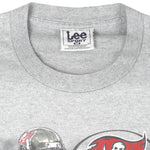 NFL (Lee) - Tampa Bay Buccaneers Warrick Dunn Running Back T-Shirt 1990s Medium Vintage Retro Football