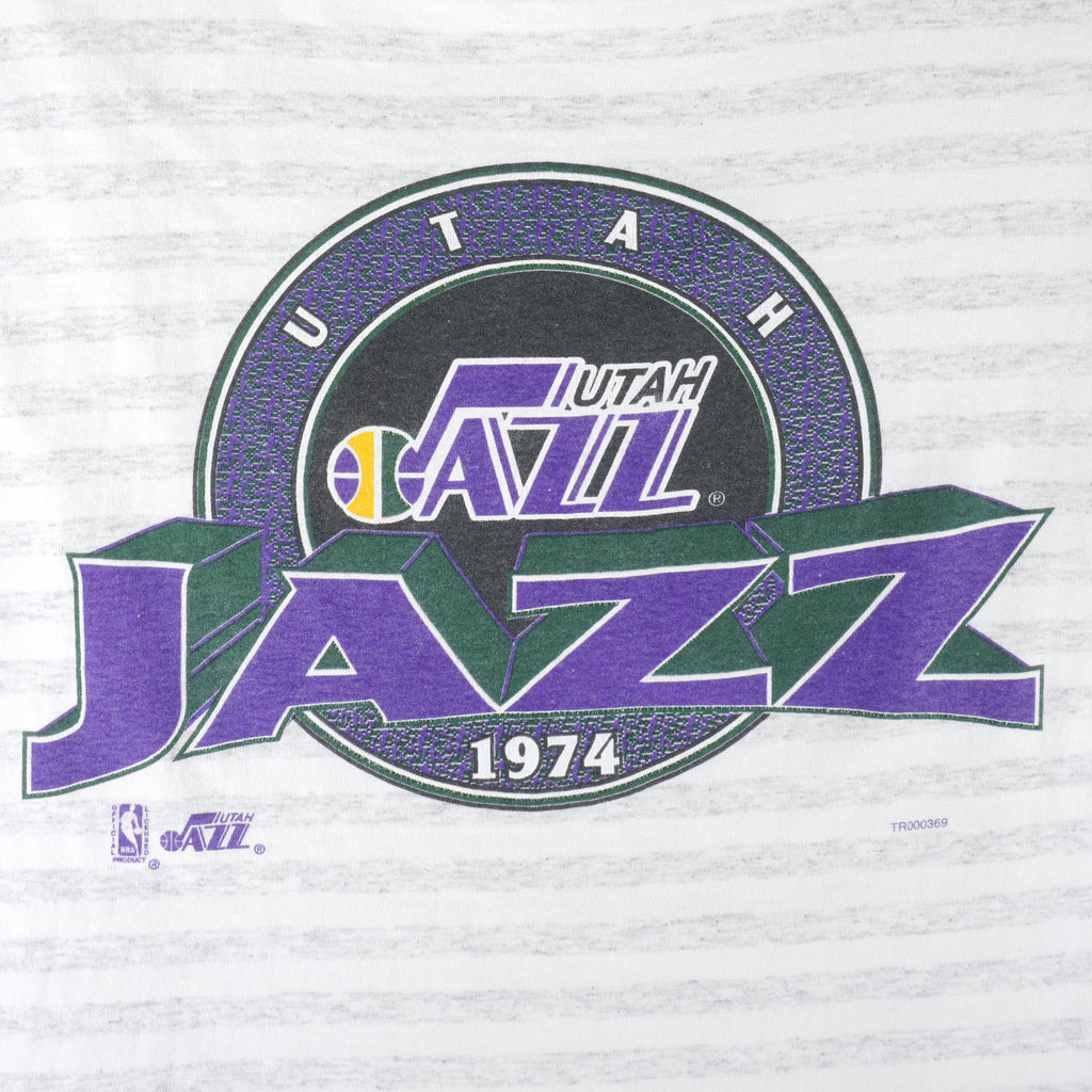 NBA (Trench) - Utah Jazz Spell-Out T-Shirt 1990s Large Vintage Retro Basketball 