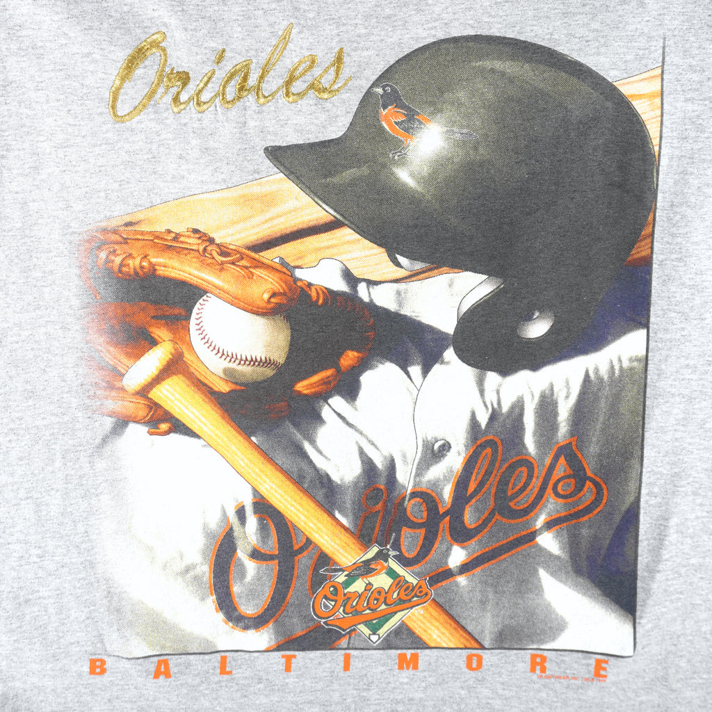MLB (CSA) - Baltimore Orioles Helmet Single Stitch T-Shirt 1999 Large