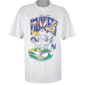MLB (Nutmeg) - New York Yankees X Looney Tunes T-Shirt 1990s X-Large Vintage Retro Baseball