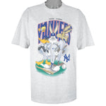 MLB (Nutmeg) - New York Yankees X Looney Tunes T-Shirt 1990s X-Large Vintage Retro Baseball
