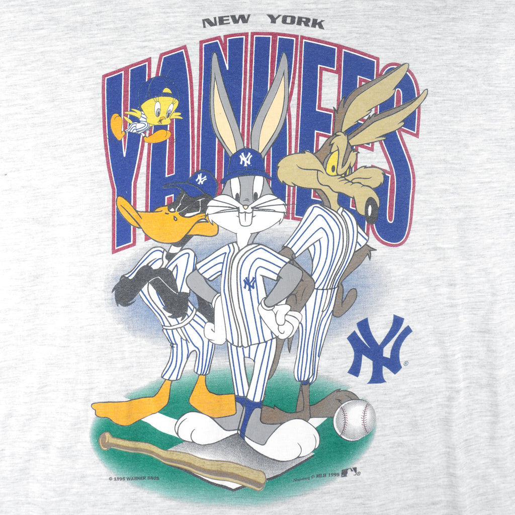 MLB (Nutmeg) - New York Yankees X Looney Tunes T-Shirt 1990s X-Large Vintage Retro Baseball