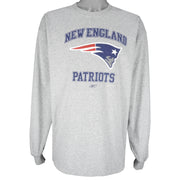 NFL (Reebok) - New England Patriots Crew Neck Sweatshirt 1990s X-Large Vintage Retro Football