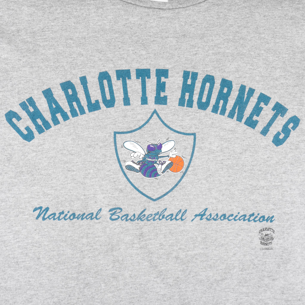 NBA (Logo Athletic) - Charlotte Hornets Long Sleeved Shirt 1990s X-Large Vintage Retro Basketball
