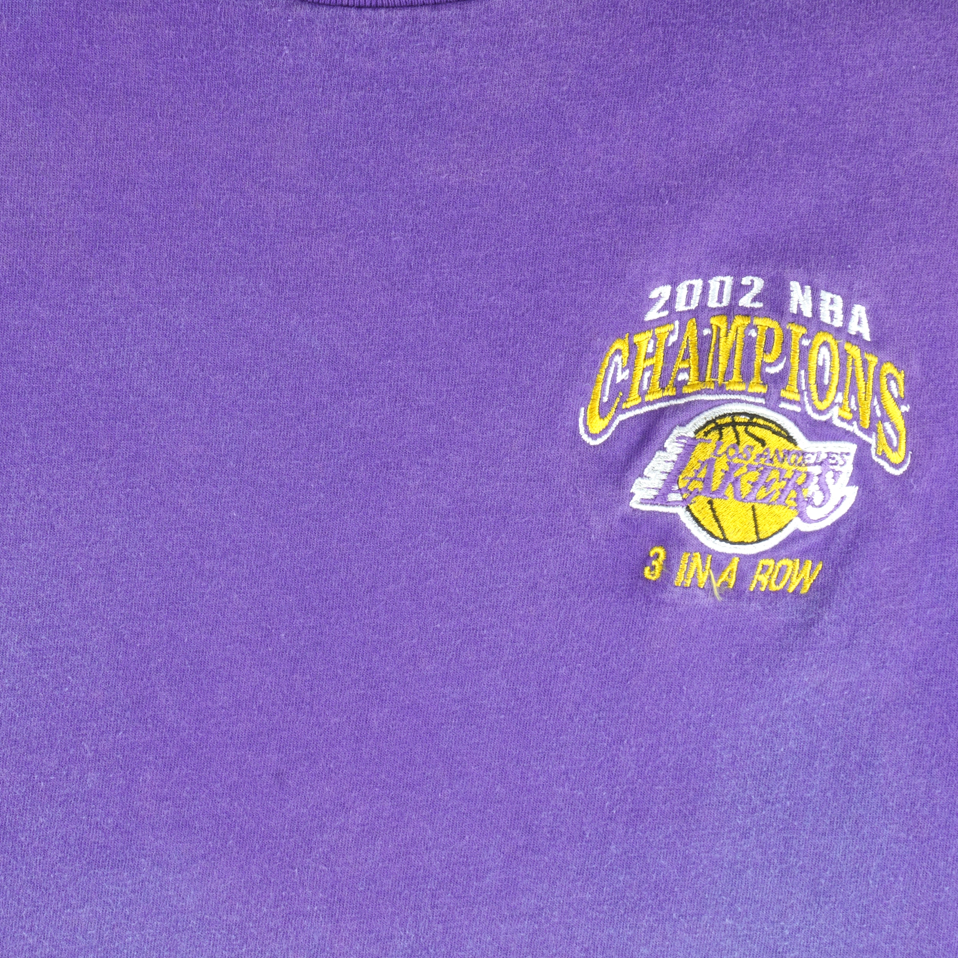 NBA (Lee) - Los Angeles Lakers Champions 3 In A Row T-Shirt 2002 Large Vintage Retro Basketball