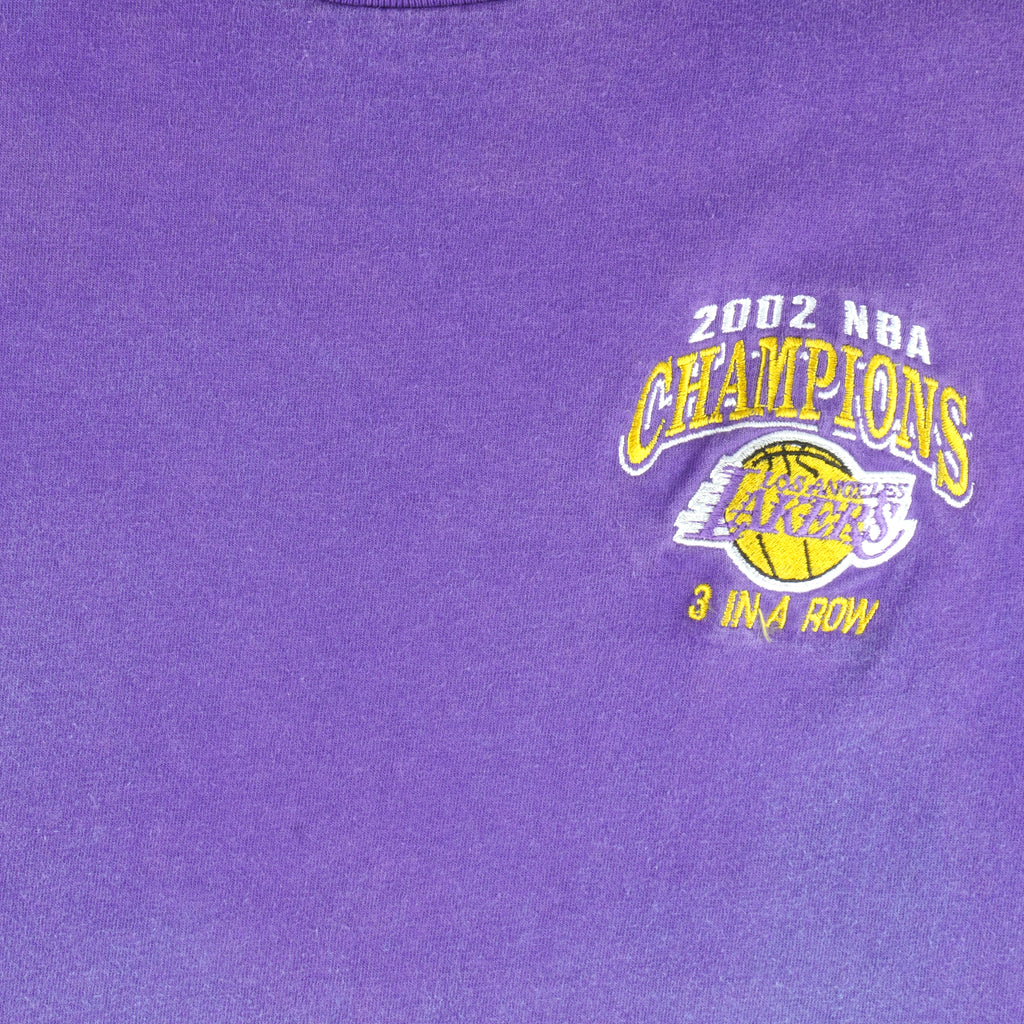 NBA (Lee) - Los Angeles Lakers Champions 3 In A Row T-Shirt 2002 Large Vintage Retro Basketball