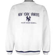 MLB (Logo Athletic) - New York Yankees Embroidered Crew Neck Sweatshirt 1990s Large Vintage Retro Baseball