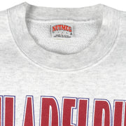 MLB (Nutmeg) - Philadelphia Phillies Crew Neck Sweatshirt 1990s Large Vintage Retro Baseball