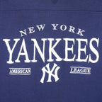 MLB (Lee) - New York Yankees Embroidered Crew Neck Sweatshirt 1990s X-Large Vintage Retro Baseball