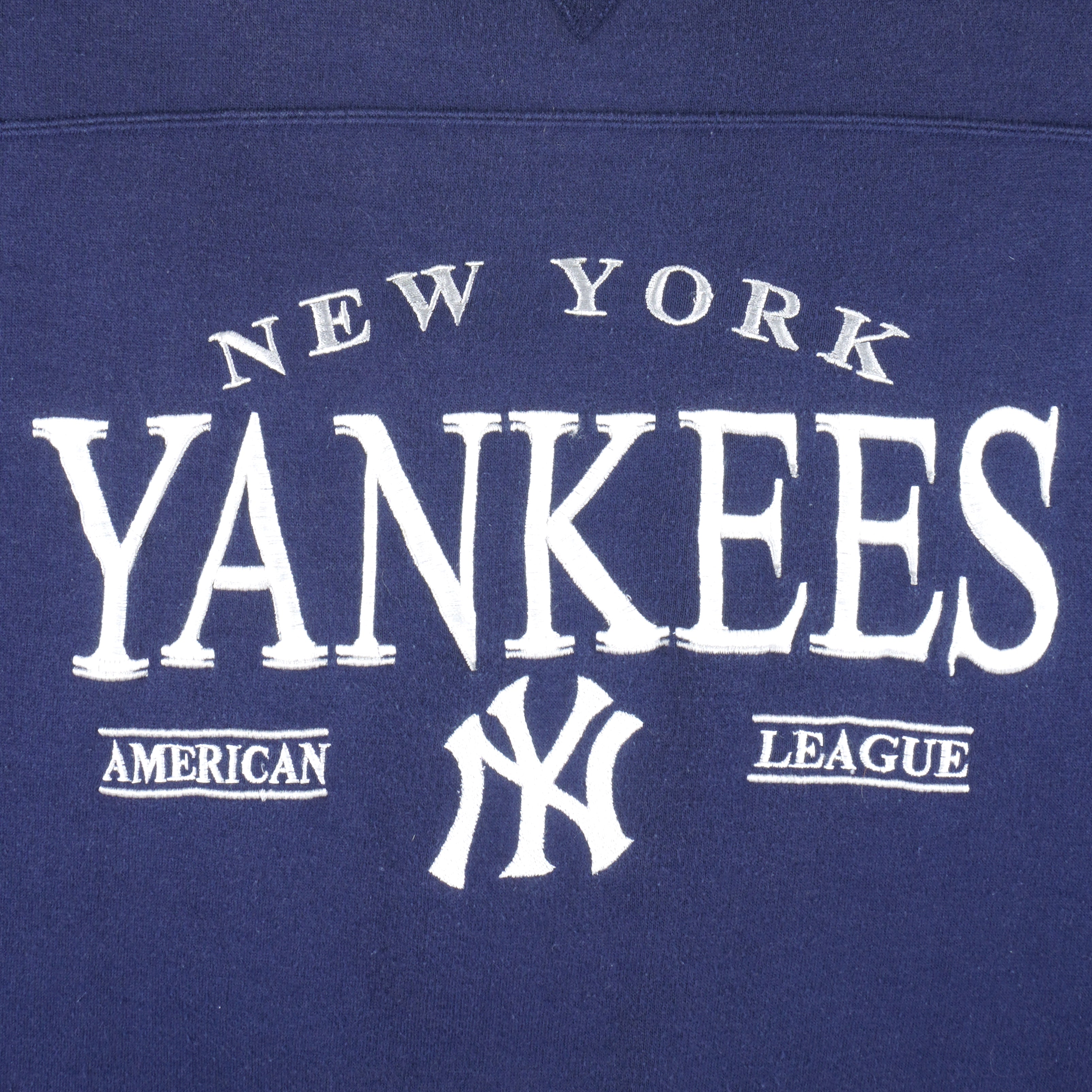 MLB (Lee) - New York Yankees Embroidered Crew Neck Sweatshirt 1990s X-Large Vintage Retro Baseball