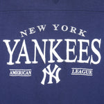 MLB (Lee) - New York Yankees Embroidered Crew Neck Sweatshirt 1990s X-Large Vintage Retro Baseball