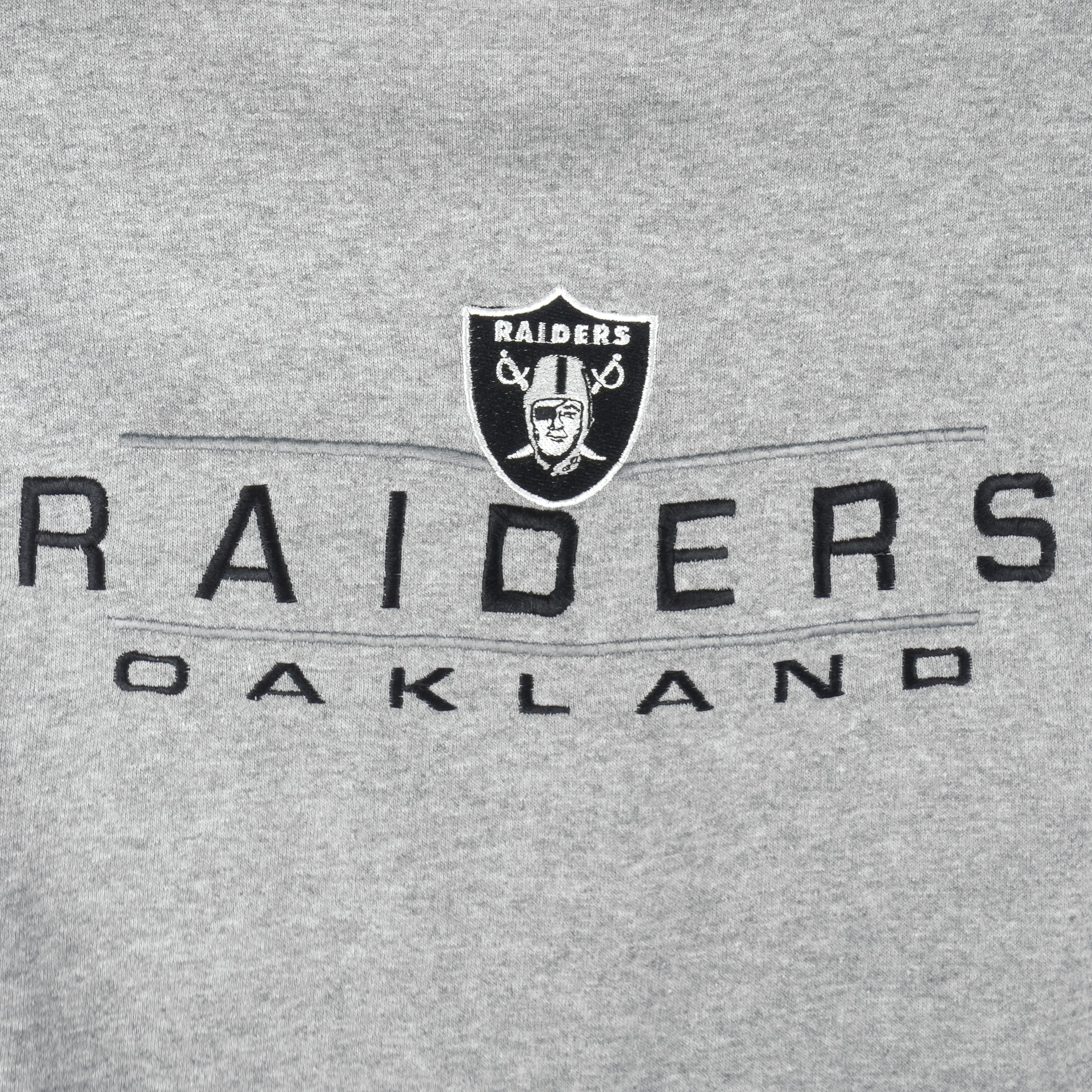 NFL (Logo Athletic) - Oakland Raiders Embroidered Crew Neck Sweatshirt 1990s Large Vintage Retro Football