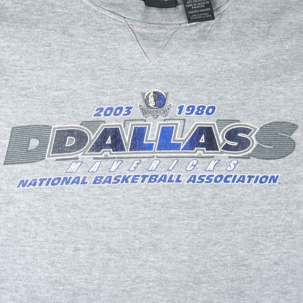 NBA (Pro Eage) - Dallas Mavericks Crew Neck Sweatshirt 2003 Medium Vintage Retro Basketball