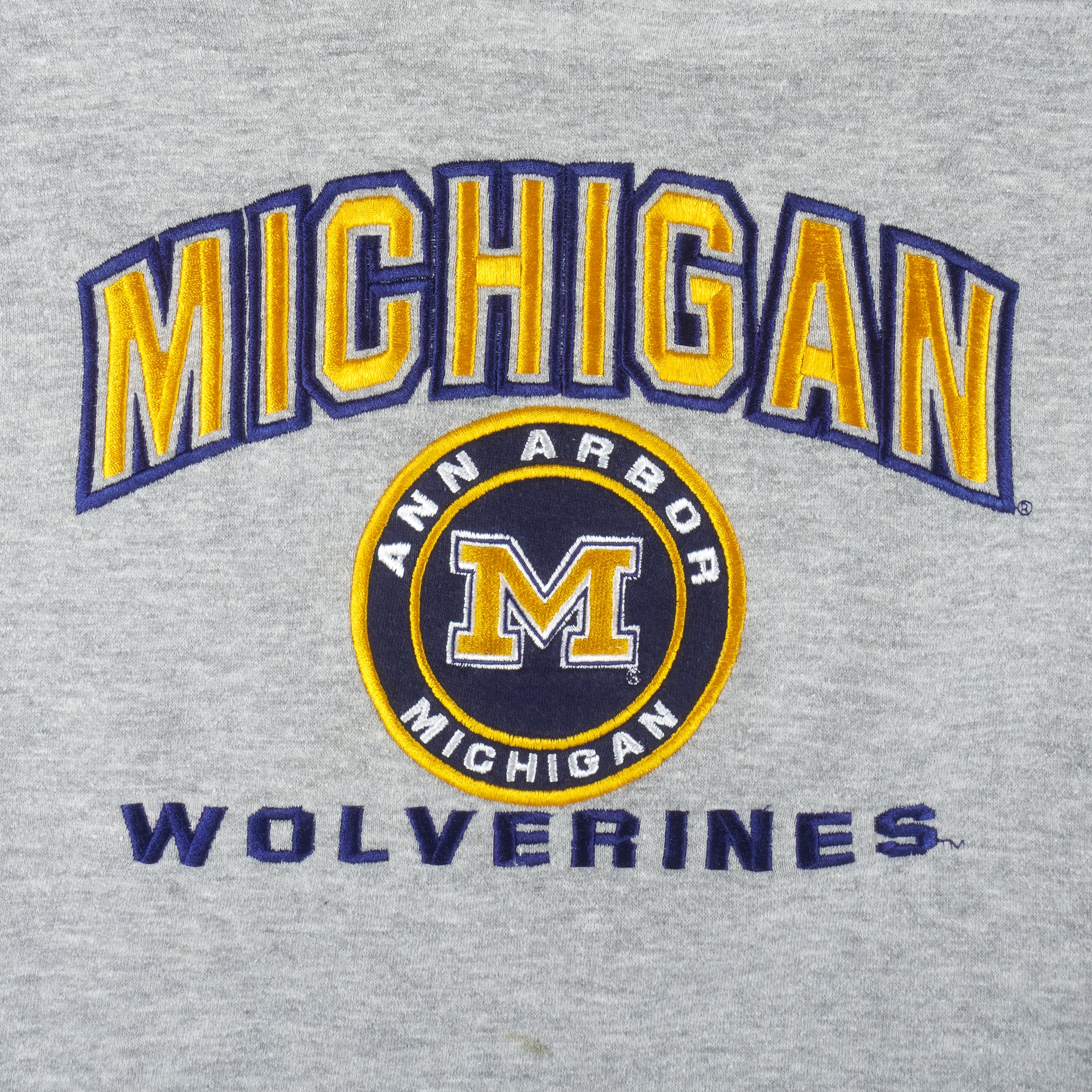 NCAA (Lee) - Michigan Wolverines Embroidered V-Neck Sweatshirt 1990s Large Vintage Retro College