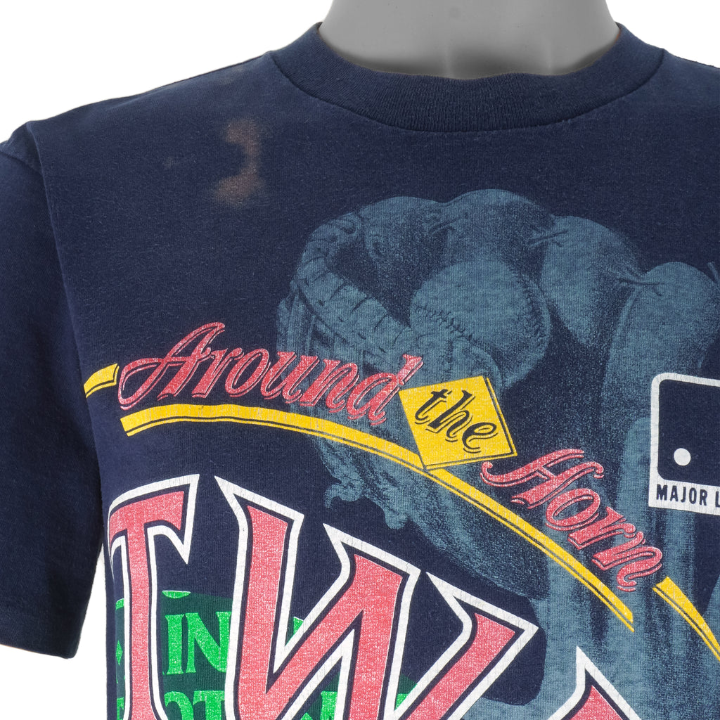 MLB (Salem) - Minnesota Twins Around The Horn T-Shirt 1990s Small Vintage Retro Baseball