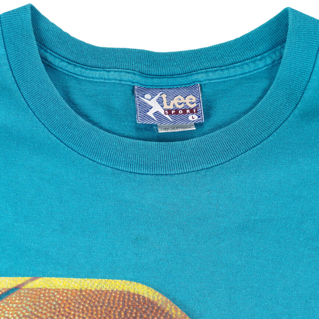 NBA (Nutmeg) - Detroit Pistons Single Stitch T-Shirt 1990s Large Vintage Retro Basketball