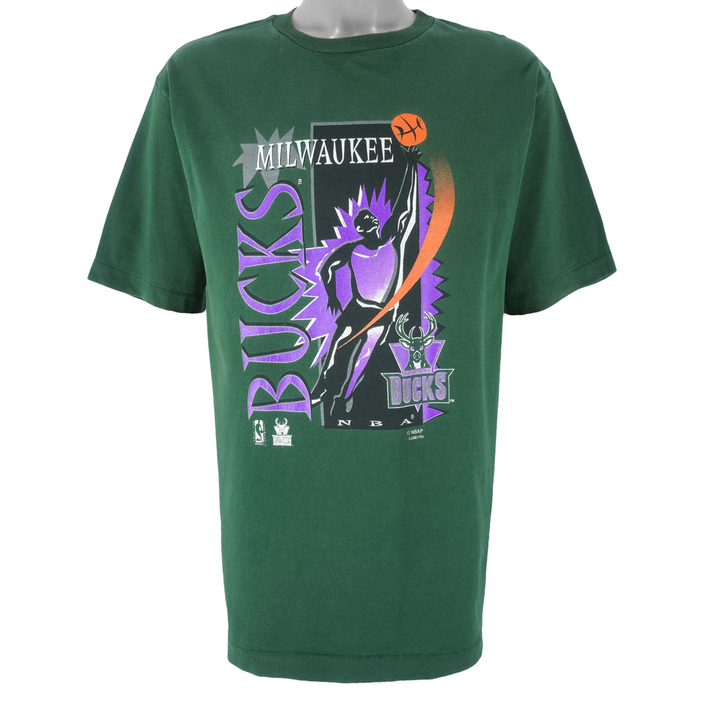 NBA (Competitor) - Green Milwaukee Bucks Single Stitch T-Shirt 1990s X-Large Vintage Retro Basketball