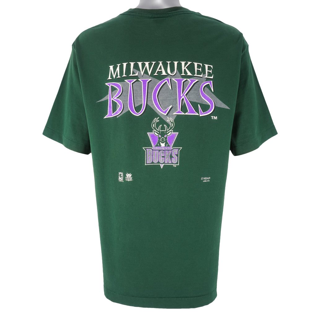 NBA (Competitor) - Green Milwaukee Bucks Single Stitch T-Shirt 1990s X-Large Vintage Retro Basketball
