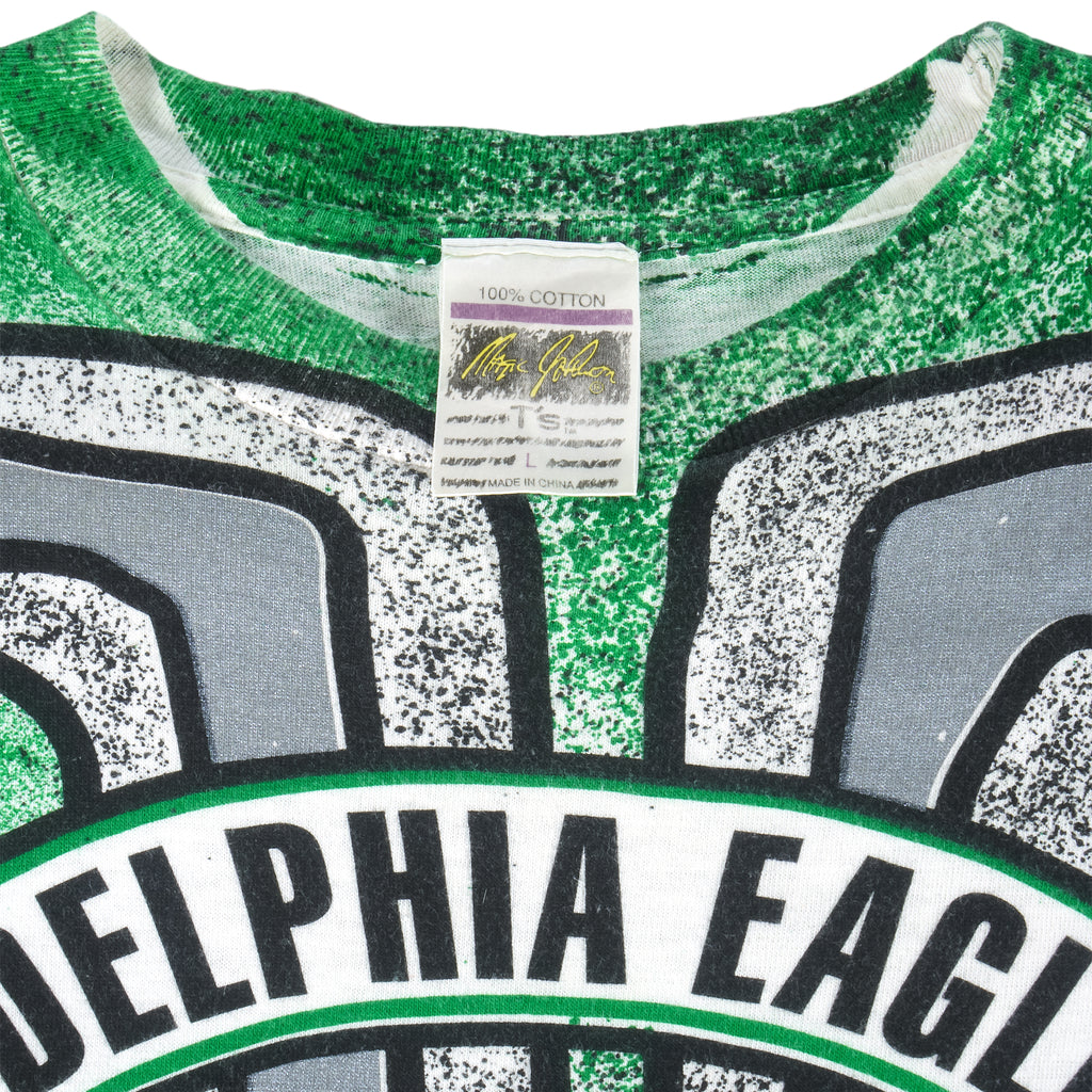 NFL (Magic Johnson T's) - Philadelphia Eagles All Over Print T-Shirt 1990s Large Vintage Retro Football