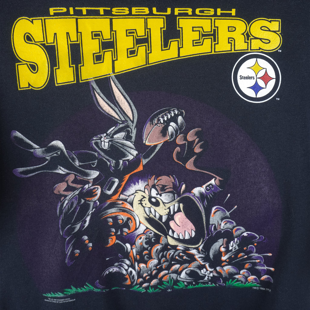 NFL (Sun) - Pittsburgh Steelers X Looney Tunes Crew Neck Sweatshirt 1994 X-Large Vintage Retro Football
