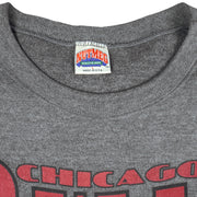 NBA (Nutmeg) - Chicago Bulls Crew Neck Sweatshirt 1990s Large Vintage Retro Basketball