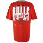NBA (CWG) - Chicago Bulls Back To Back Champions T-Shirt 2000s X-Large Vintage Retro Basketball