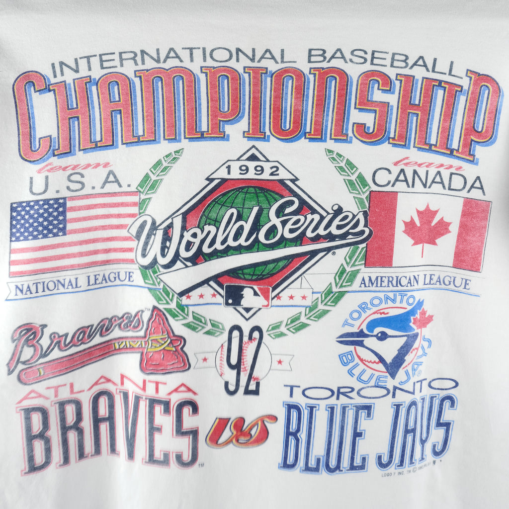 MLB (Nutmeg) - Atlanta Braves VS Toronto Blue Jays World Series T-Shirt 1992 Medium Vintage Retro Baseball