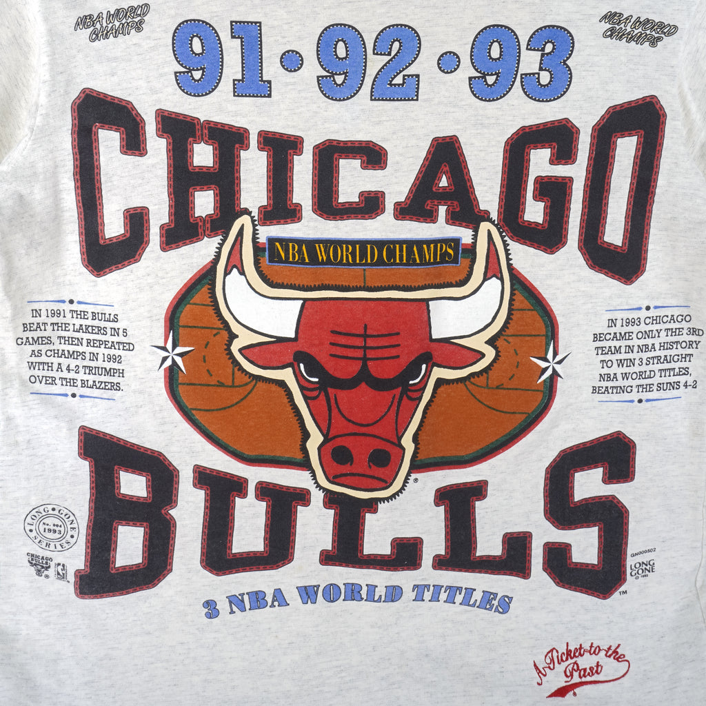 NBA (Long Gone) - Chicago Bulls 3 NBA World Champions T-Shirt 1993 Large Vintage Retro Basketball