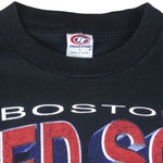 MLB (True Fan) - Boston Red Sox Helmet T-Shirt 2001 Large Vintage Retro Baseball