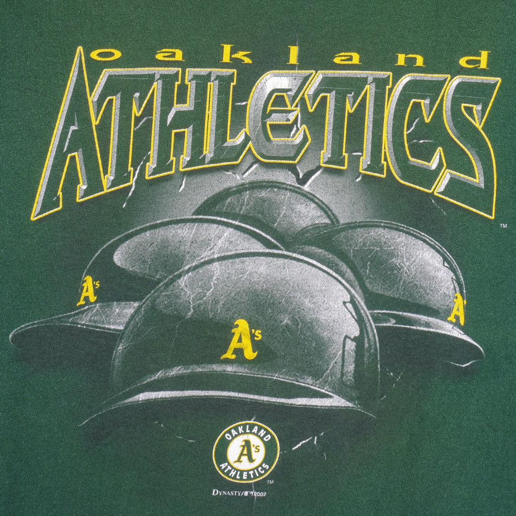 MLB (Dynasty) - Oakland Athletics Helmet T-Shirt 2002 X-Large Vintage Retro Baseball