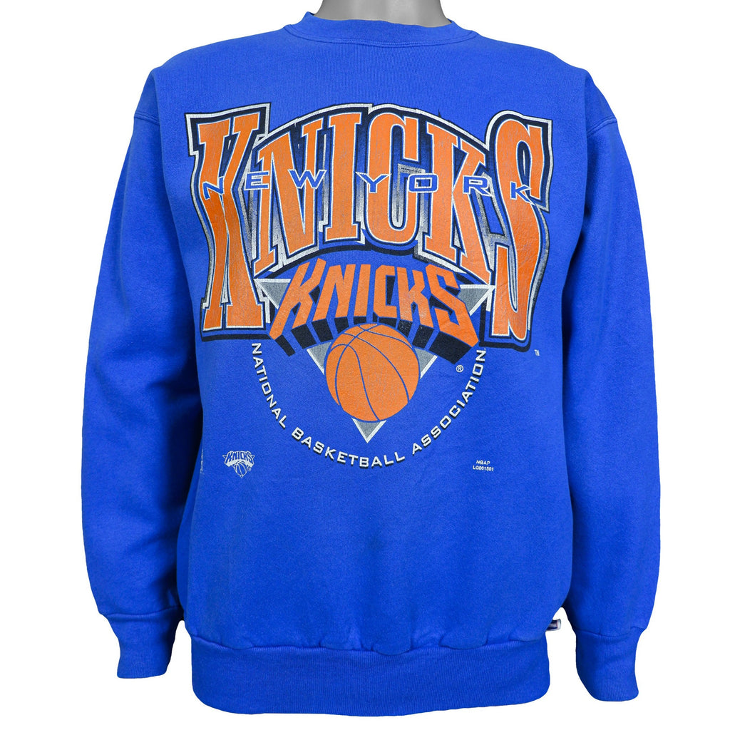 NBA (Logo 7) - New York Knicks Crew Neck Sweatshirt 1990s Medium Vintage Retro Basketball