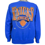 NBA (Logo 7) - New York Knicks Crew Neck Sweatshirt 1990s Medium Vintage Retro Basketball