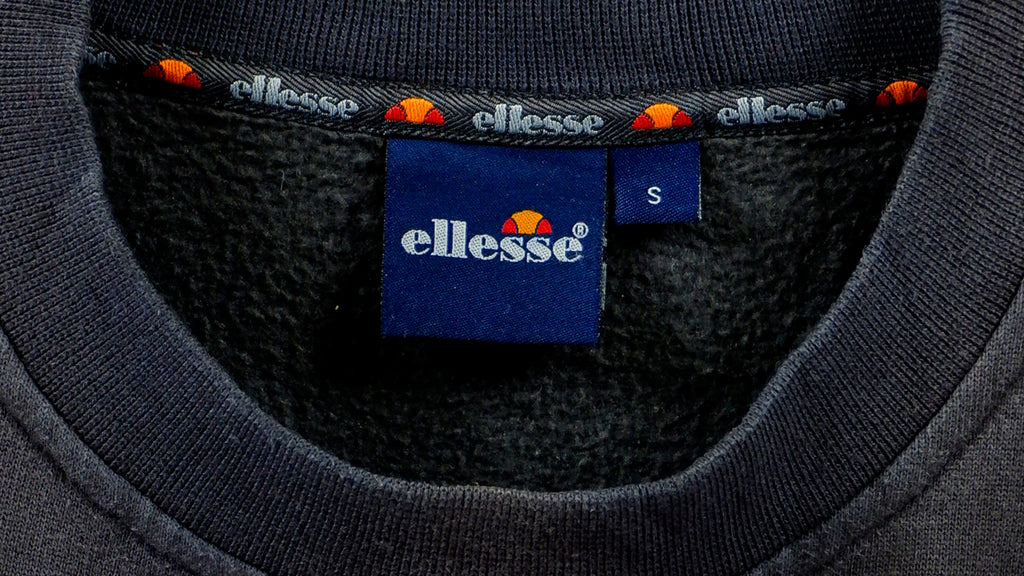 Ellesse - Dark Grey Spell-Out Sweatshirt 1990s Medium Vintage Retro